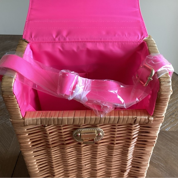 Lilly Pulitzer Cheek to Cheek Wicker Wine Basket, New - Picture 2 of 7